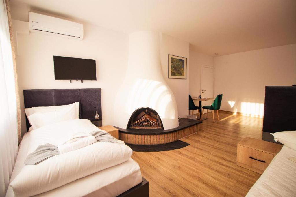 ברגיש גלאדבך Hotel Dona מראה חיצוני תמונה